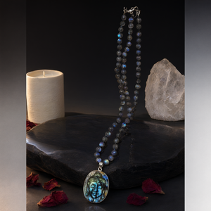 Collar de cuentas de labradorita o arcoíris negro con colgante de Buda de labradorita, joyería de piedras preciosas/cristales para el Día de la Madre - Product Image 3