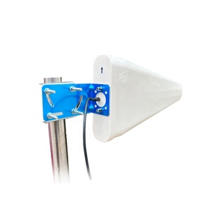 Antenna Direzionale Esterna Universale LPDA a Polarizzazione Verticale ad Alto Guadagno 11dB 700-2700MHz per 3G 4G LTE Wi-Fi - Product Image 2