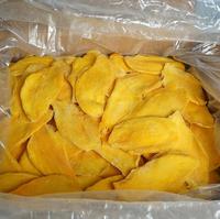 Vente en gros d'usine, fruits de mangue séchés doux et moelleux, grande taille, tranchés, mangue séchée de haute qualité chinoise pour l'exportation