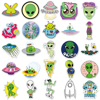 50pcs prix de gros étiquette étanche autocollant personnalisé bagages décoratifs ordinateur portable personnalisé dessin animé Alien autocollant