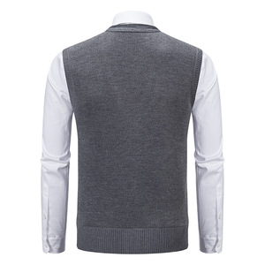 Nouvelle Arrivée Gilet <span class=keywords><strong>en</strong></span> <span class=keywords><strong>Laine</strong></span> Tricoté Doux Style Preppy Col V Personnalisé OEM Motif Argyle Confortable Sans Manches Vintage pour Hommes - Product Image 6