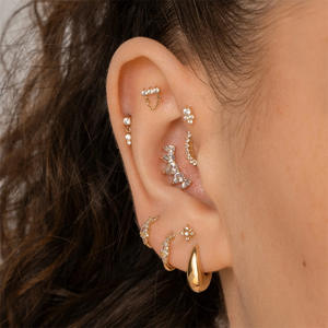 Nouvelles Boucles d'Oreilles Clous Fleur Bling Zirconium en Argent Sterling Plaqué Rhodium pour Femme, Idéales pour Mariage, Fête, Cadeau, Bijoux Cartilage - Product Image 2