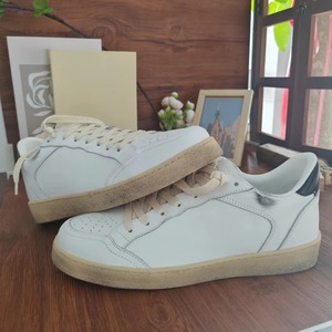 Chaussures de sport décontractées pour hommes en cuir véritable et caoutchouc, chaussures de marche élégantes antidérapantes à tige basse pour l'extérieur - Product Image 2