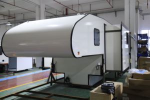 Luxe hors route camionnette camping-car toboggan dans camping-car avec salle de bain cuisine panneau solaire pour Camping en plein air voyage - Product Image 2