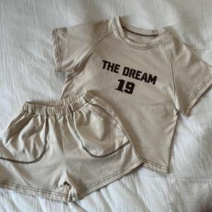 Completo Sportivo Estivo per Bambini e Bambine, Nuovo Abbigliamento Casual con Stampa di Lettere e Maniche Corte - Product Image 4
