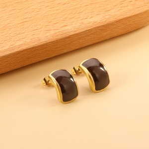 Pendientes de Acero Inoxidable con Baño de Oro 18k, Hipoalergénicos, Estilo Chunky, para Mujer, Diseño Moderno y Atrevido - Product Image 1
