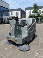 Camion balayeuse routière électrique automatique robuste, le plus rentable, avec moteur et pompe de fabrication plastique, état neuf