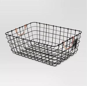 <span class=keywords><strong>Panier</strong></span> <span class=keywords><strong>de</strong></span> <span class=keywords><strong>rangement</strong></span> en fil métallique <span class=keywords><strong>de</strong></span> grande taille pour la maison moderne avec poignées en cuivre - Product Image 6