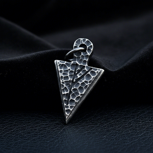 สร้อยคอจี้สแตนเลส 316l สไตล์วินเทจ ลายหัวลูกศรไวกิ้ง ลวดลายรูนนอร์ส ผิวสัมผัสแบบตอกลาย กันน้ำ สไตล์โกธิค ทนทาน - Product Image 1