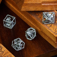 Ensemble de 7 dés polyédriques en métal faits à la main, durables, avec logo personnalisé, sur le thème des Dragons et des Donjons, pour les jeux de rôle D&D et les jeux de société.