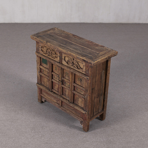 Mobile Intagliato in Legno di Olmo Antico dall'Era della Repubblica Cinese - Mobile Invecchiato e Patinato - Credenza Laterale in Stile Zen per Camera degli Ospiti - Product Image 2