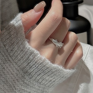 แหวนเงินแท้ S925 ประดับเพชรซิคอน ดีไซน์วินเทจ ลายบิดเกลียวแบบเรียบง่าย ทันสมัย ดีไซน์เฉพาะตัว - Product Image 3