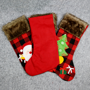 Grandes <span class=keywords><strong>chaussettes</strong></span> de Noël en fausse fourrure de 18 pouces, en toile de jute à carreaux, <span class=keywords><strong>avec</strong></span> revers, pour suspendre - Product Image 4