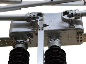 Interrupteur d'isolement de type ciseaux GW6A, excellentes performances électriques, utilisation compacte sur le terrain, résistant à la corrosion, résistant aux tremblements de terre - Product Image 5