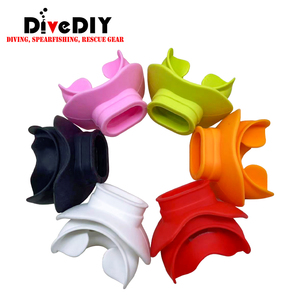 Embout de respirateur en silicone pour la plongée et la plongée en apnée avec protection des lèvres - Product Image 1