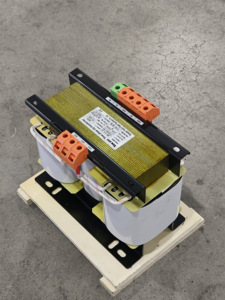 Độ dẫn cao <span class=keywords><strong>SBK</strong></span> ba pha cách ly tự động biến Áp Nhôm Đồng Vật liệu kép 380V 220V cho các công cụ kiểm tra - Product Image 6