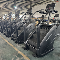 Máquina de escalada comercial de alto rendimiento, equipo de Fitness de gimnasio duradero para escalador de escaleras de Culturismo