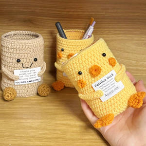 Divertido portalápices <span class=keywords><strong>de</strong></span> ganchillo hecho a mano con forma <span class=keywords><strong>de</strong></span> pato lindo Almacenamiento <span class=keywords><strong>de</strong></span> escritorio <span class=keywords><strong>cesta</strong></span> tejida apoyo emocional regalos positivos para <span class=keywords><strong>Navidad</strong></span> - Product Image 4