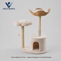 Arbre à chat moderne 62 cm avec niche en peluche, griffoir en sisal, panier tressé, gamelle et deux niveaux pour l'escalade intérieure