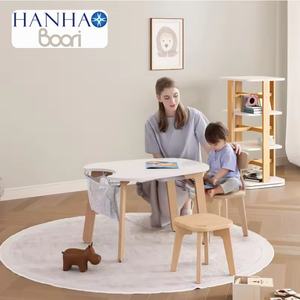 Fabricant de meubles pour enfants OEM ODM bas quantité minimale de commande Montessori <span class=keywords><strong>Table</strong></span> <span class=keywords><strong>et</strong></span> chaises d'étude en bois pour enfants Étagère à livres rotative - Product Image 1