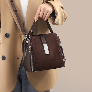 Sac Seau Vintage en Velours Mat avec Fermeture Éclair et Boucle, Couleur Unie, pour <span class=keywords><strong>Femme</strong></span>, Nouvelle Collection 2026, Sac <span class=keywords><strong>à</strong></span> Main Haut de Gamme Populaire, Sac <span class=keywords><strong>à</strong></span> Bandoulière et Sac Croisé - Product Image 4