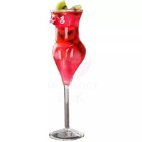 Shaker à cocktail en verre de luxe fait à la main, verre à cocktail fantaisie à longs pieds amusant, verre à mélanger pour votre bar à domicile