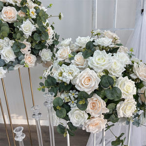 Boule de fleurs artificielle réaliste en soie, faite à la main, moderne, rouge et blanche, pour centre de table de mariage - Product Image 5