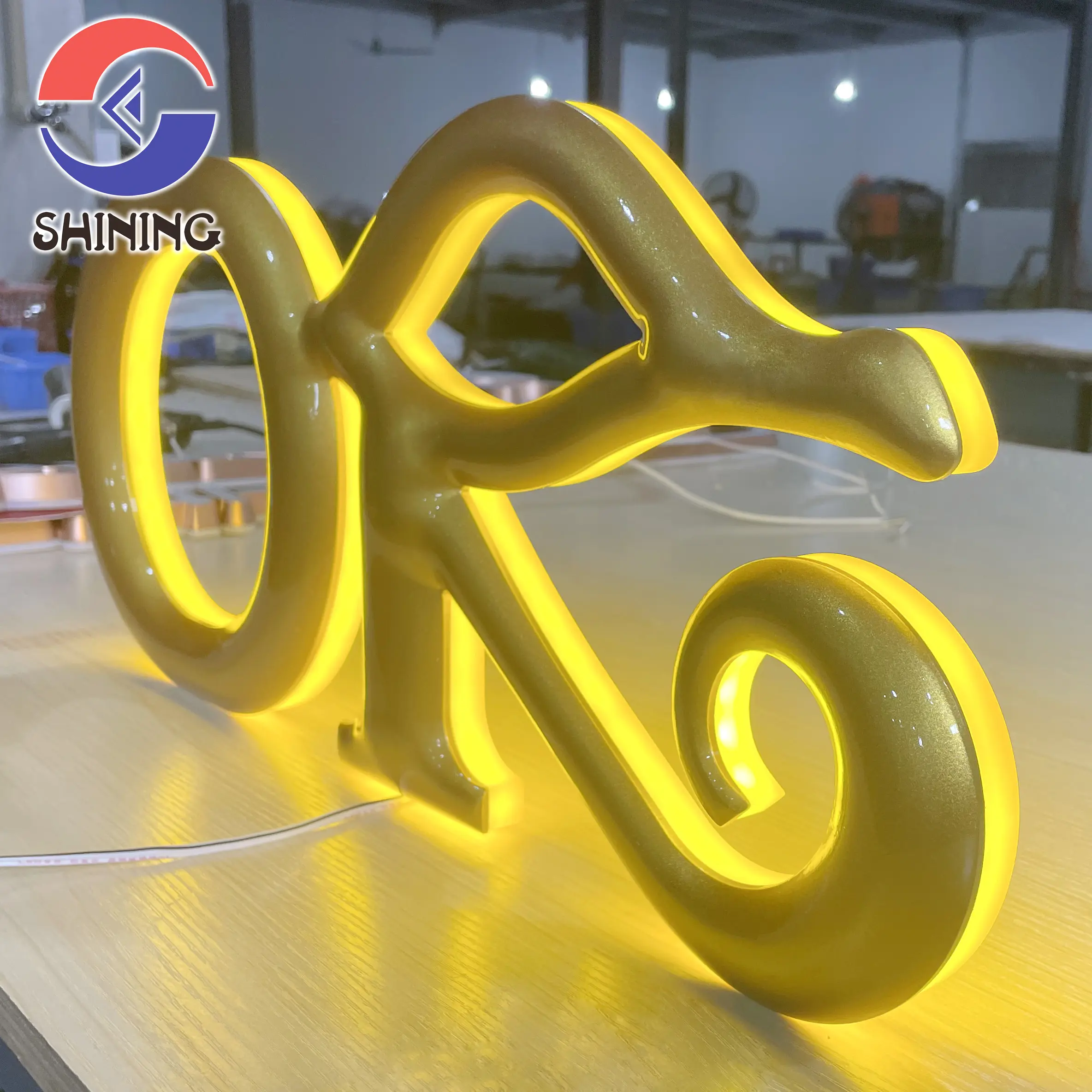 Brilhando Sinal Personalizado 3d Signage Acrílico Canal Letras De Aço Inoxidável Espelho De Ouro Cor Pintado Back-lit Nome Da Arte Do Negócio