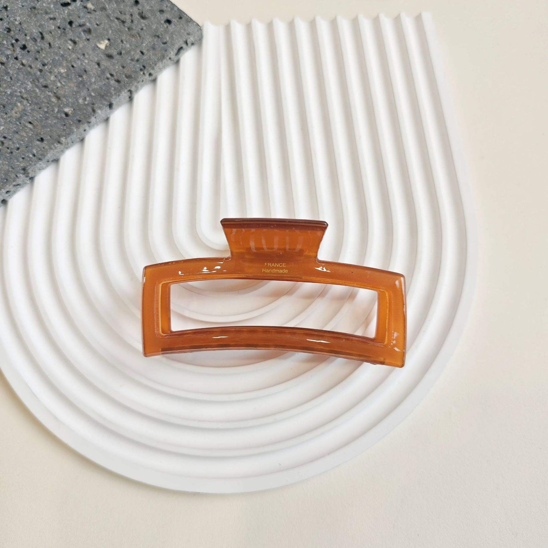 สีน้ำตาล