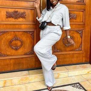 Conjunto de 2 Piezas Casual para Mujer Africana de Talla Grande: Camisa a Rayas con Solapa y Pantalones de Pierna Ancha de Cintura Alta - Moda - Product Image 3