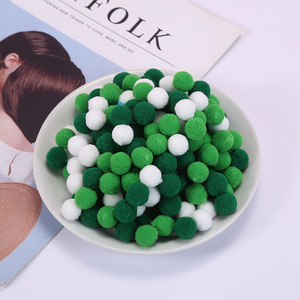 Vente en gros de 1000 pièces boule à <span class=keywords><strong>pompon</strong></span> de 3cm pompons de couleurs assorties balles de peluche pour fournitures de passe-temps et matériel de bricolage créatif - Product Image 4