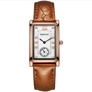 Montre tendance à quartz carrée avec bracelet en cuir et sertissage de diamants - Product Image 6