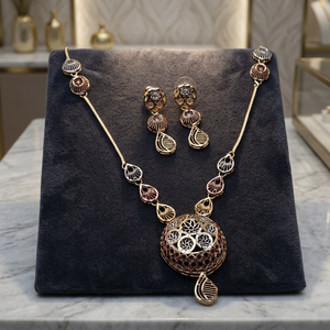 Conjunto de Joyería de Latón Chapado en Varios Tonos al por Mayor, Collares Cortos y Pendientes en 3 Tonos Dorados, Conjunto de Joyería de Moda para Boda Tricolor - Product Image 2
