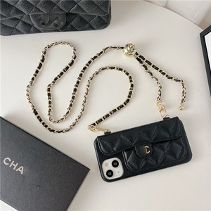 เคสโทรศัพท์แบบครึ่งฝาปิด Chic Caviar สำหรับรุ่น 15 Series วัสดุ PC คุณภาพพรีเมียม สายคล้องคอแบบโซ่ ป้องกันการกระแทก พร้อมช่องใส่บัตร - Product Image 2