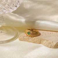 Hochwertiger Vintage-Schmuck Breiter großer Ring Überzogener 18 Karat Goldschmuck Edelstahl Natur grüner Steinring