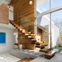 Escalier en colimaçon en verre de villa commerciale Installation facile Escaliers hélicoïdaux en bois d'intérieur Balustrades de qualité mains courantes
