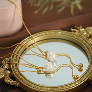 Collar de cadena de hueso de serpiente ajustable con borla, longitud media, colgante de perlas de cristal estilo Tang, chapado en oro de 18K, cadena para suéter para mujer - Product Image 1