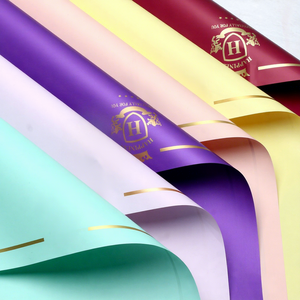 Papier d'emballage floral imperméable style créole pour la vente en gros, matériaux DIY pour bouquets floraux en OPP - Product Image 1