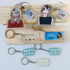 Tùy chỉnh màu Taylor sao in Dây Móc Khóa Acrylic hàng hóa nhanh chóng vòng chìa khóa Holographic Keychain