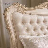 Lit king-size classique français Celestine |   Meubles EKAR