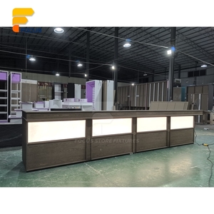 Arredamento Contemporaneo per Caffetteria: Vetrina per Pasticceria in Legno e Vetro, Bancone Menu, Espositore per Panetteria, Layout Bar Caffè - Product Image 3