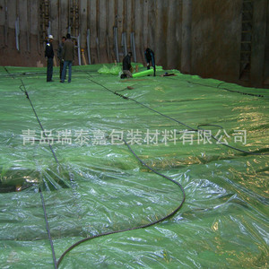 Película de Embalaje Antioxidante Ruitaijia de 0.06-0.2mm 1000mm Verde para Barras de Acero, Tuberías, Materiales de Construcción, Transporte Marítimo - Product Image 2
