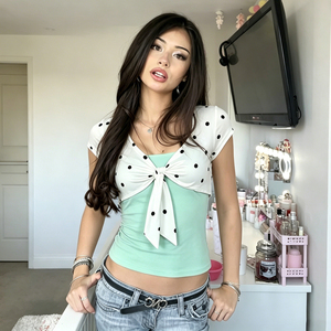 Conjunto de Dos Piezas para Mujer, Verano 2026: Top Corto de Punto Transpirable con Estampado de Lunares y Blusa de Malla con Manga Corta y Lazo Frontal - Product Image 4