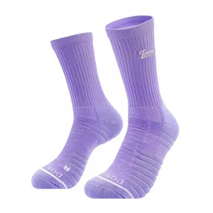 % Spor çorapları pamuk beyaz siyah toptan sıkıştırma atletik unisex oem erkekler özel logo spor çorapları