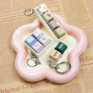 Keycaps personnalisés en plastique pour anime, imprimés en 3D, avec mécanisme de déclenchement au bout des doigts, porte-clés, lettres et symboles mignons - Product Image 2