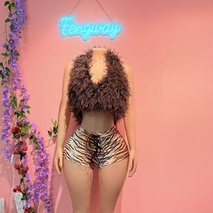 ชุดเซต2ชิ้นผ้ากำมะหยี่ขนยาวสำหรับผู้หญิง, เสื้อแขนกุด + กางเกงขาสั้นพิมพ์ลายเสือดาว2025 - Product Image 1