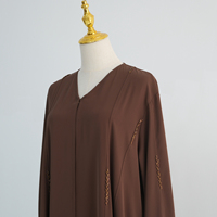 B2B 2026 Vente en gros de vêtements Dubaï pour femmes fabricant d'abaya islamique Vêtements faits à la main perlés Abaya pour femmes musulmanes Robe Cardigan
