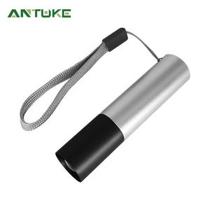 Mini lampe torche haute puissance à LED, batterie rechargeable 1200 mAh, en alliage d'aluminium, portable pour situations d'urgence en extérieur, avec cordon - Product Image 2