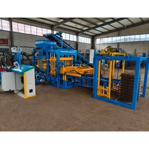 Petite machine automatique hydraulique QT4-15 pour la fabrication de pavés autobloquants en béton, de briques pleines et de blocs creux en ciment - Product Image 2