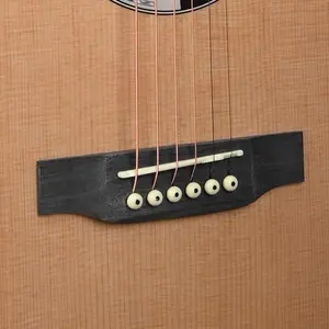 Vente en gros Guitare Jumbo personnalisée Western Red Cedar Oem Guitare acoustique de haute qualité